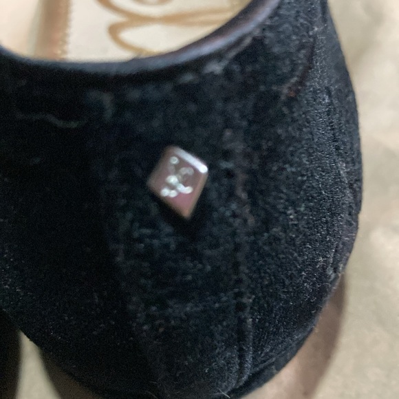 Black ladies slip on shoes - Picture 4 of 9
